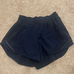 Lululemon Shorts Hotty Hots Size 4